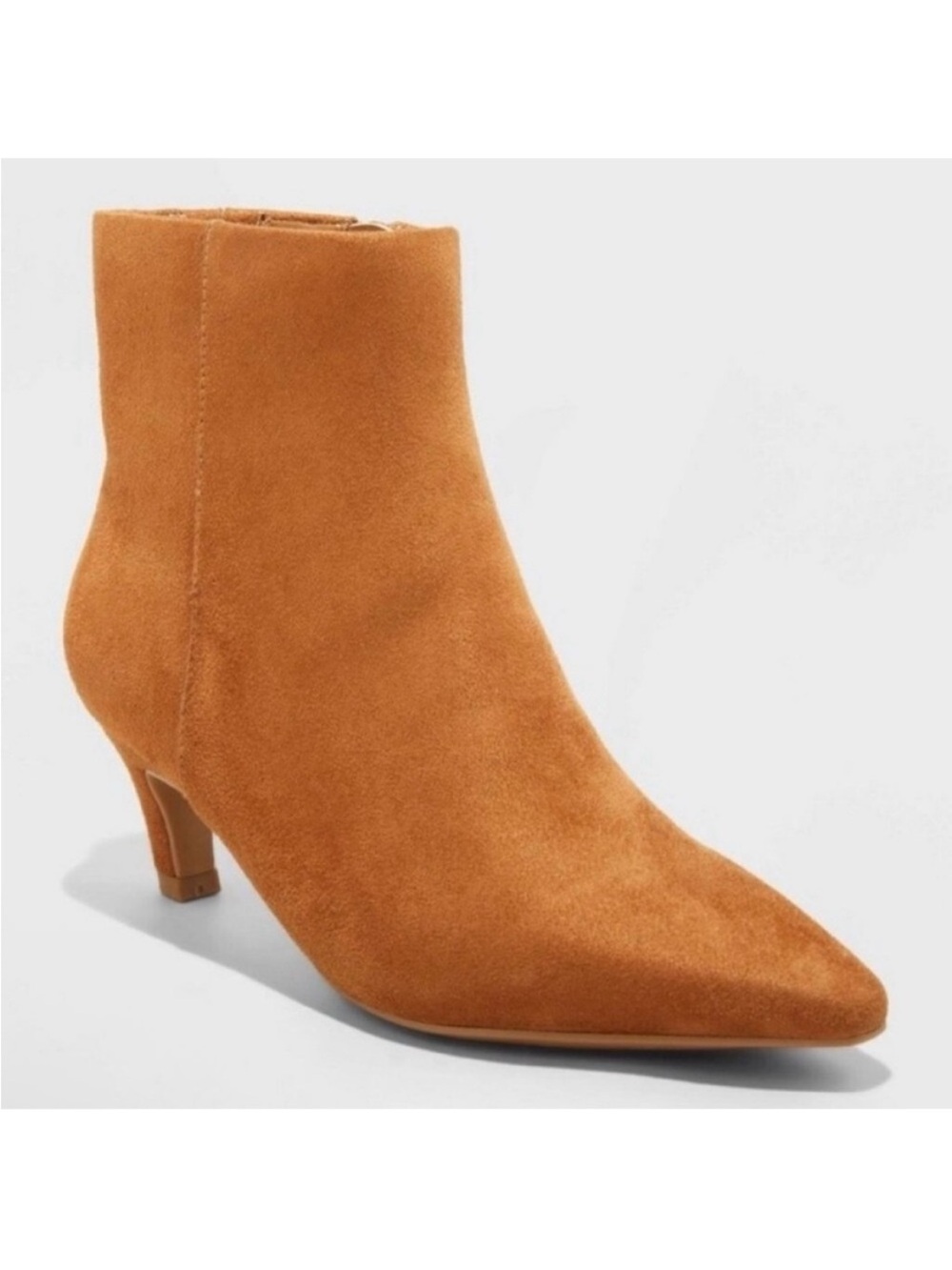 🆕-Universal Thread Taylor Kitten Heel Ankle Heel Boot Tan. Size: 6